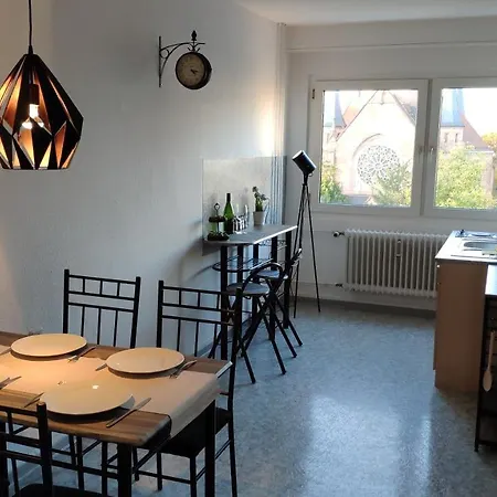 Zen - Geraumig Fur 4 - Zentral - Balkon - Netflix Apartment *