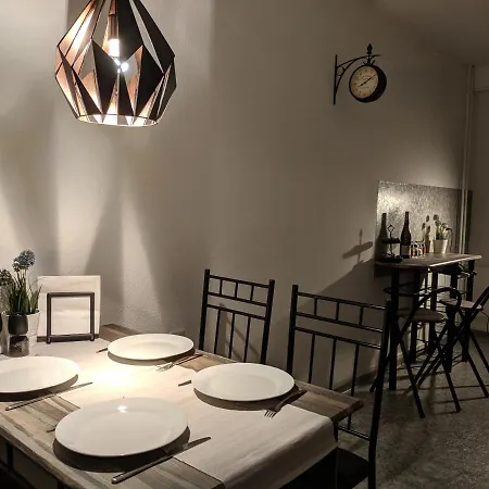 Zen - Geraumig Fur 4 - Zentral - Balkon - Netflix Apartment