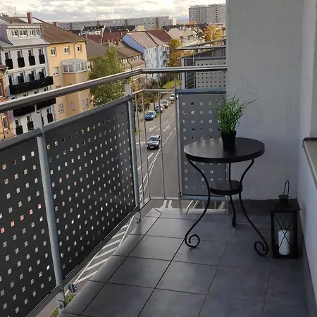شقة Zen - Geraumig Fur 4 - Zentral - Balkon - Netflix